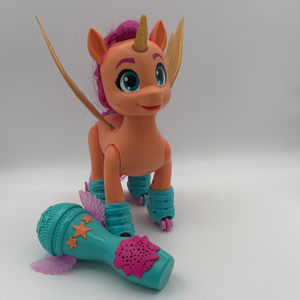 My Little Pony: A New Generation Sing 'N Skate Sunny Starscout Remote Control